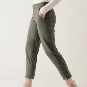 Athleta Brooklyn Mid Rise Ankle Pant in Sage green Size 10